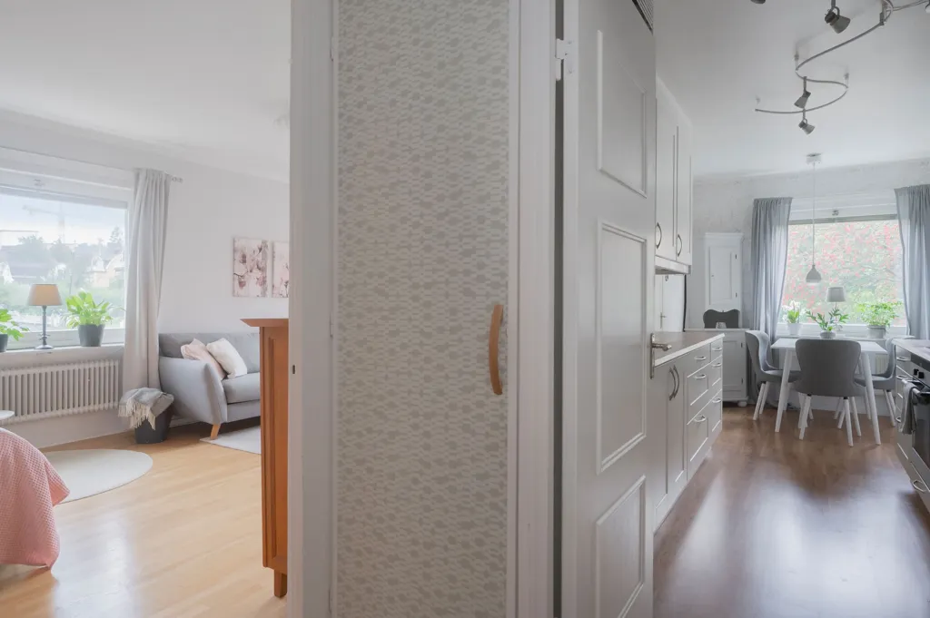 Flur - Bright Apartment with Balcony near Stuvsta Centre