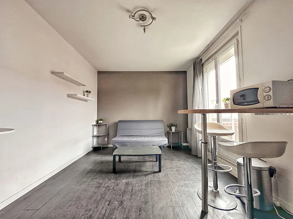 Séjour - Studio avec Place de Parking à Clermont-Ferrand