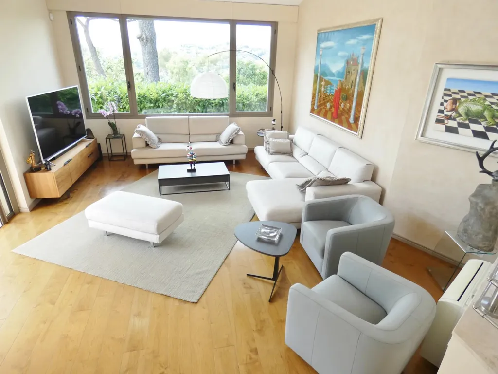 Séjour - Villa avec Vue Dominante sur le Vieux Village à Mougins