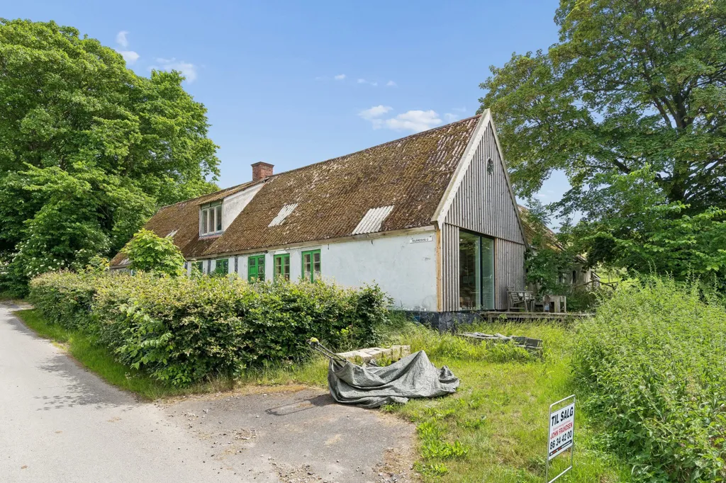 Välivaade - Historic Villa with Large Garden in Knebel