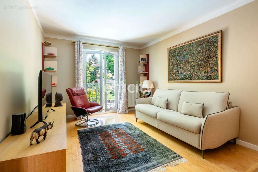 Elutuba - House with Pool in Saint Rambert le Haut