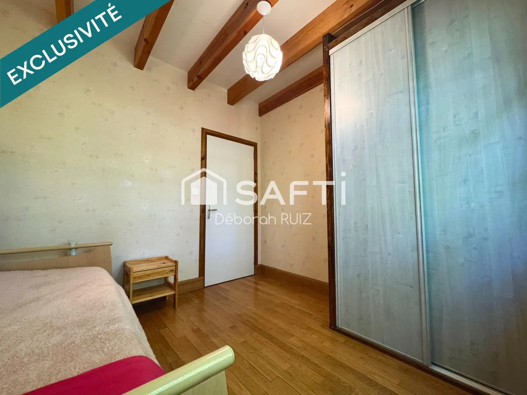 Camere da letto - House with Large Workshop in Quiet Area