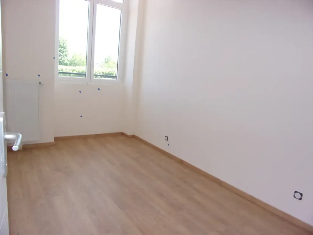 Toad - 3-Bedroom Apartment with Balcony in Vernon