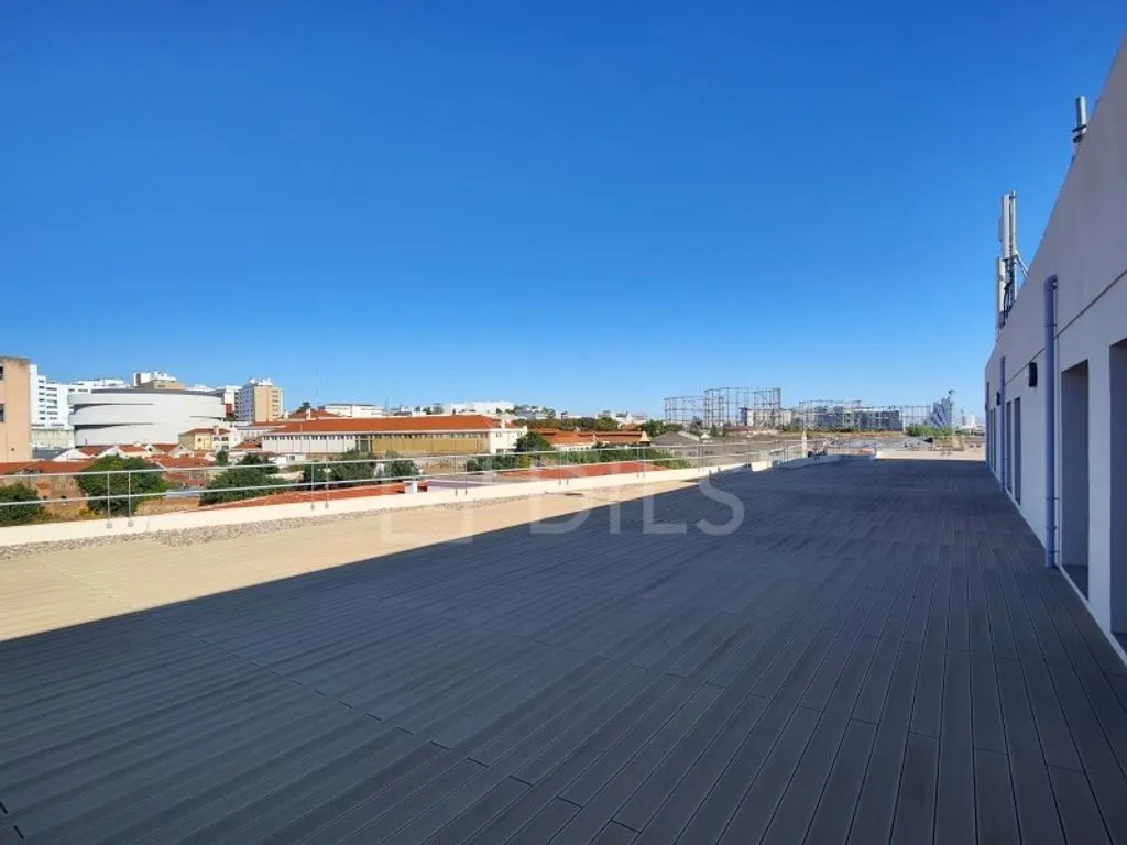 Terrass - Office with River View in Marvila, Lisbon