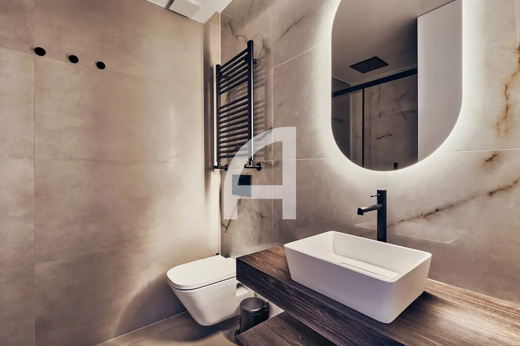 Vannitoad - Furnished Flat with Lift in Madrid