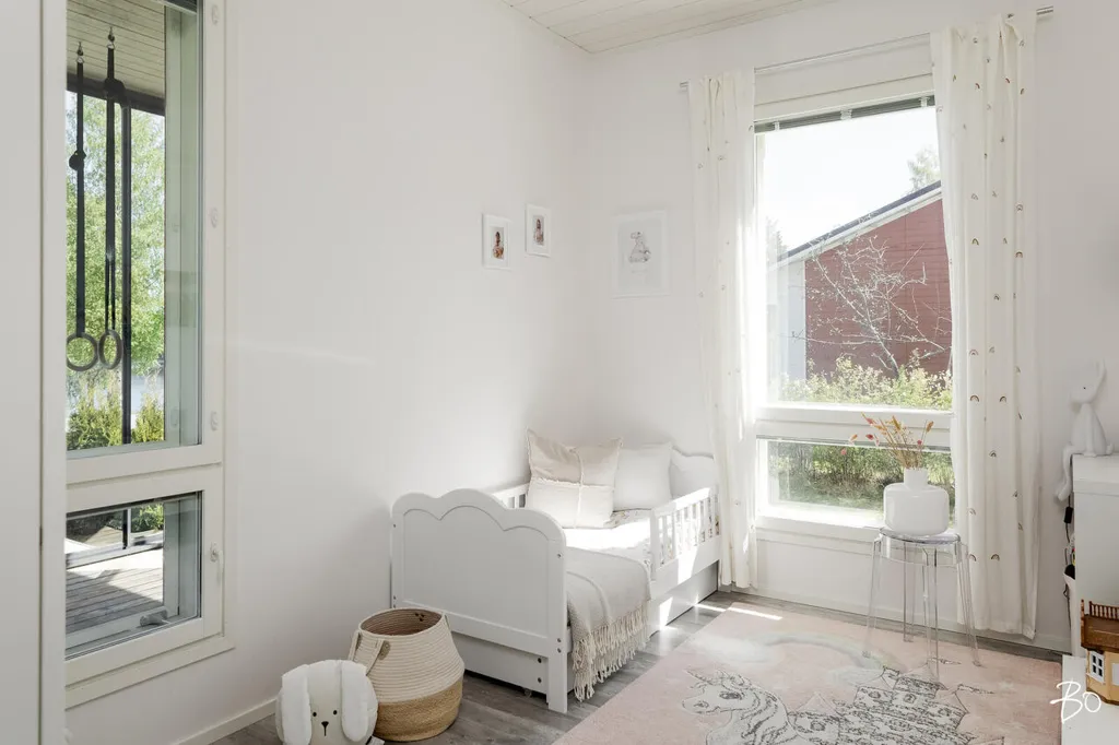 Chambres - Modern End-Unit Apartment with Balcony in Kantola