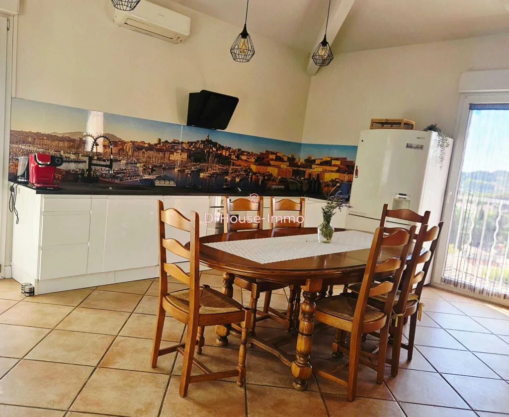 Salle à manger - Maison avec Piscine et Vue à Marseille-13e