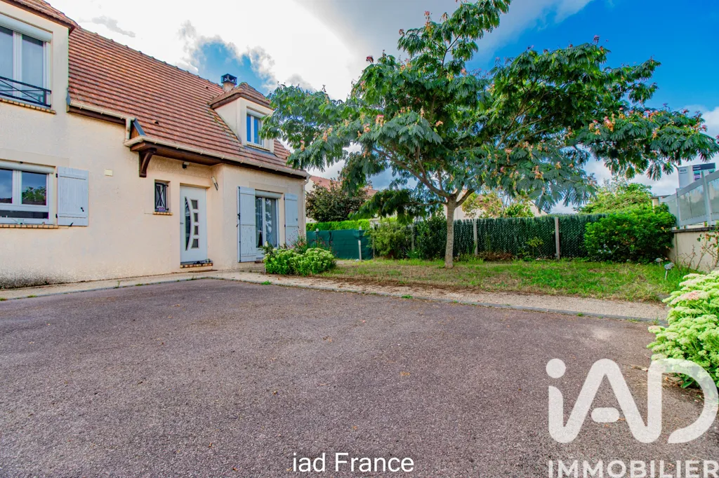 Extérieur - Maison Traditionnelle avec Garage à Freneuse