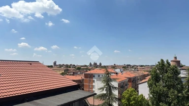 Terrass - 4-Room Apartment with Balcony in Ferrara