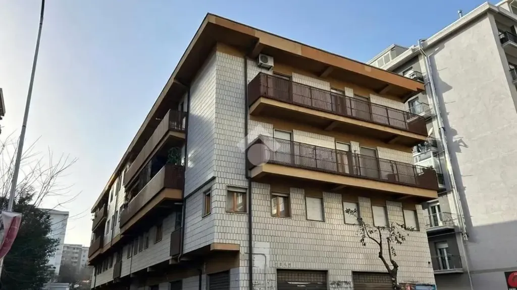 Esterno - South-Facing Apartment with Balcony in Cosenza