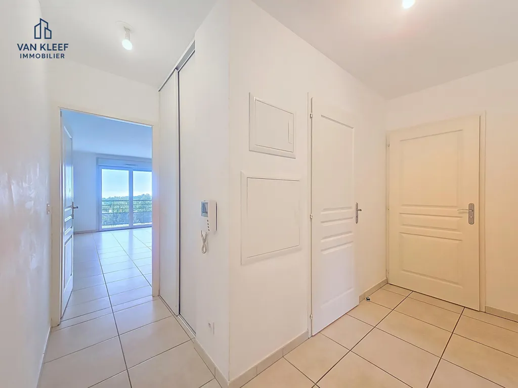 Esik - 3-Bedroom Flat with Mont-Blanc View in Gex