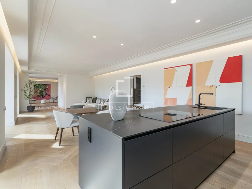 Cuisine - Renovated Apartment with City Views in Eixample