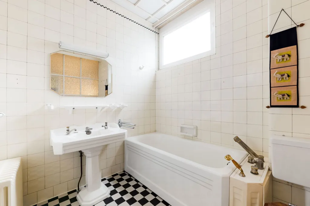 Salles de bain - Maison de Maître avec Jardin dans le Quartier des Fleurs à Schaerbeek