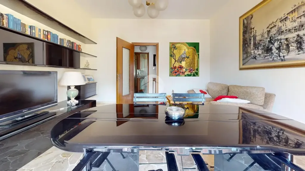 Séjour - Spacious 3-Bedroom Apartment in Seregno