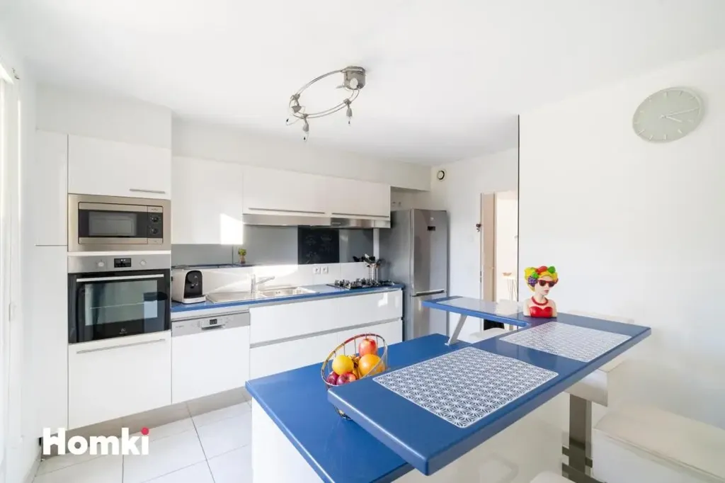 Cuisine - Maison avec Piscine et Jardin à Marseille 11