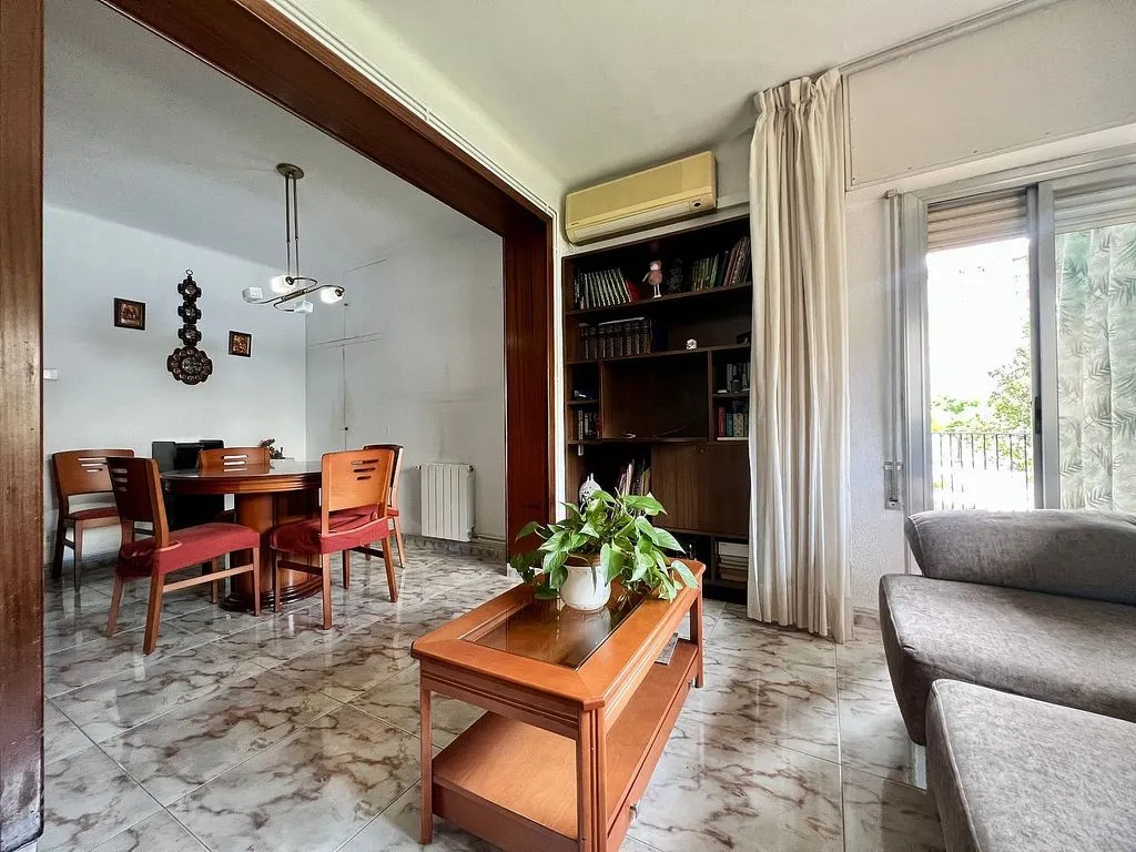 Salle à manger - Apartment with Balcony in Les Corts