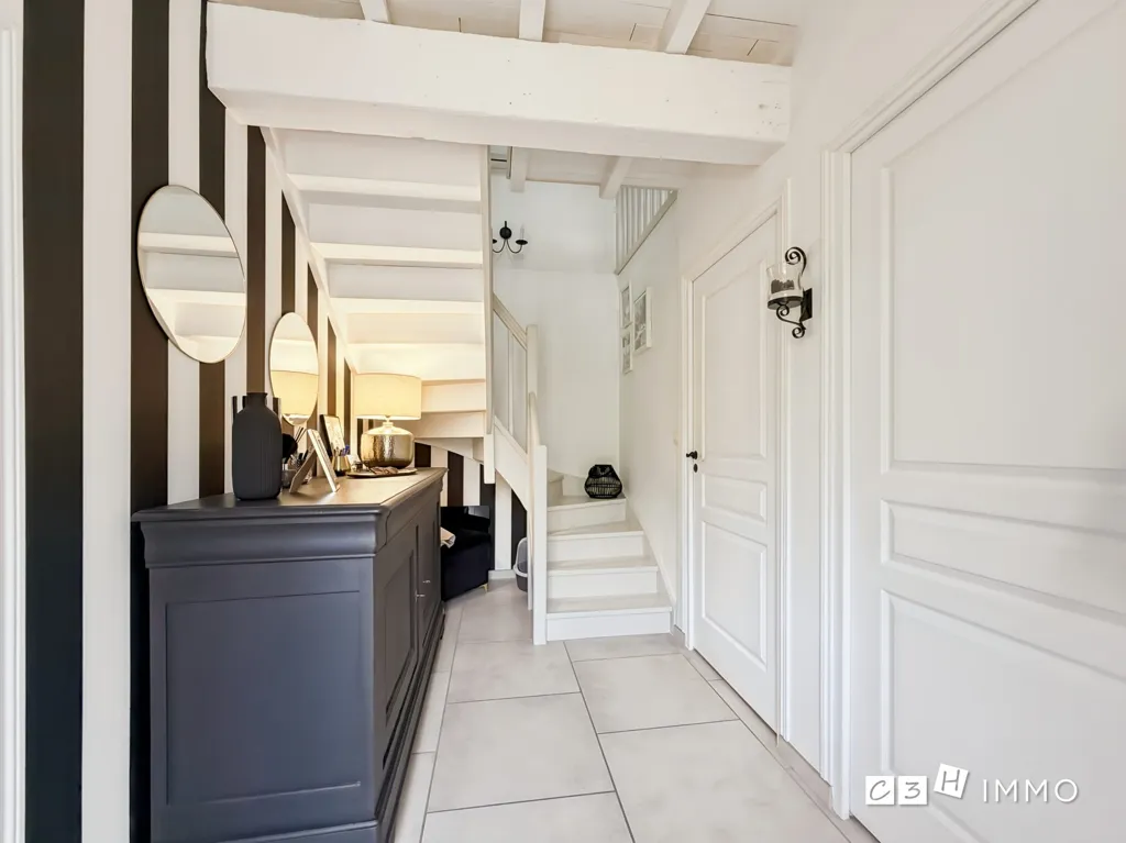 Esik - House with Pool and Studio in Lherm