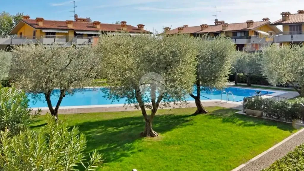 Aed - Rustic Apartment with Private Garden in Sirmione