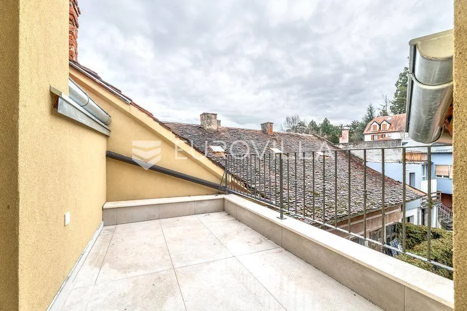 Balcone - Modernised Apartment with Balcony in Samobor Centre