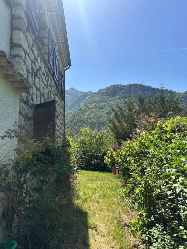 Jardin - Maison au Calme avec Piscine près de Valberg