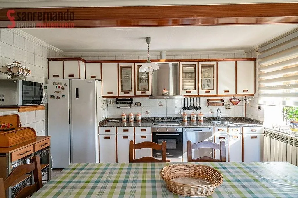 Cucina - Chalet with Terrace and Garage in Tanos