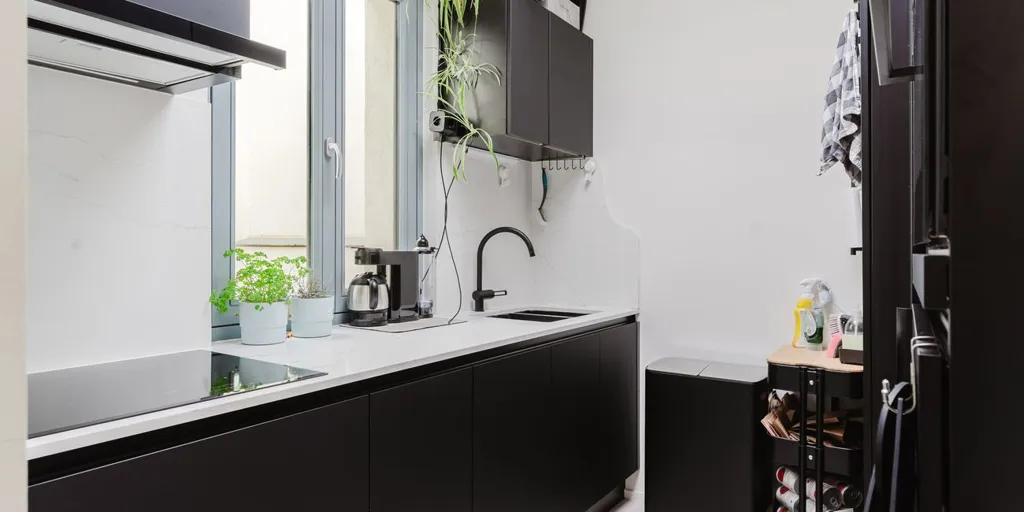 Cuisine - Studio Rénové avec Charme Historique à Gand