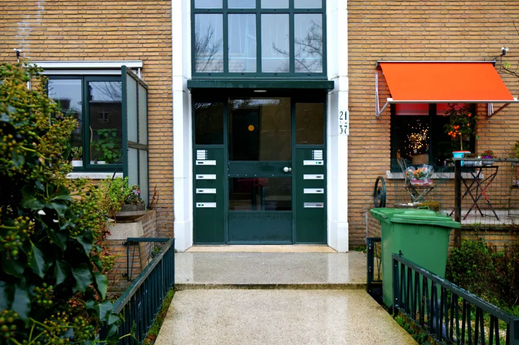 Extérieur - Renovated 3-Bed Apartment with Balcony in Den Haag