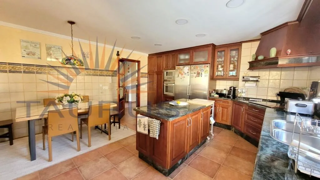 Cuisine - Villa with Pool in Pedregalejo, Málaga