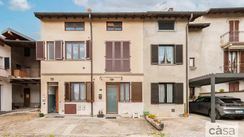 Extérieur - Semi-detached Apartment with Balcony in Malnate