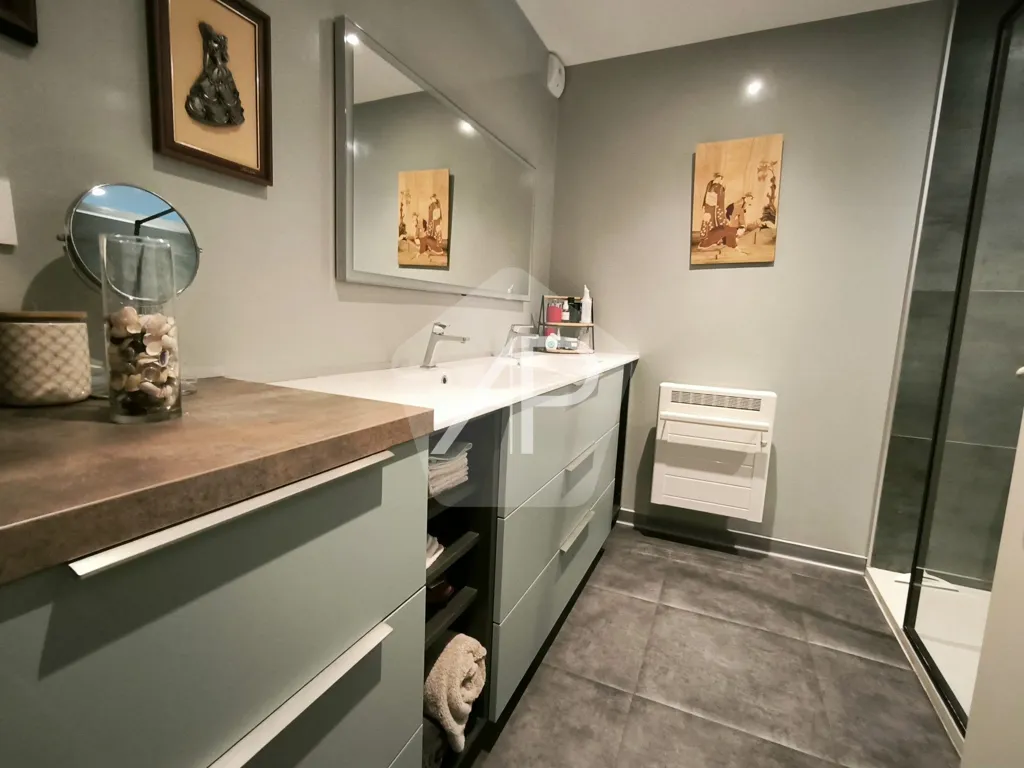 Salles de bain - Appartement avec Terrasse en Centre-ville de Briançon
