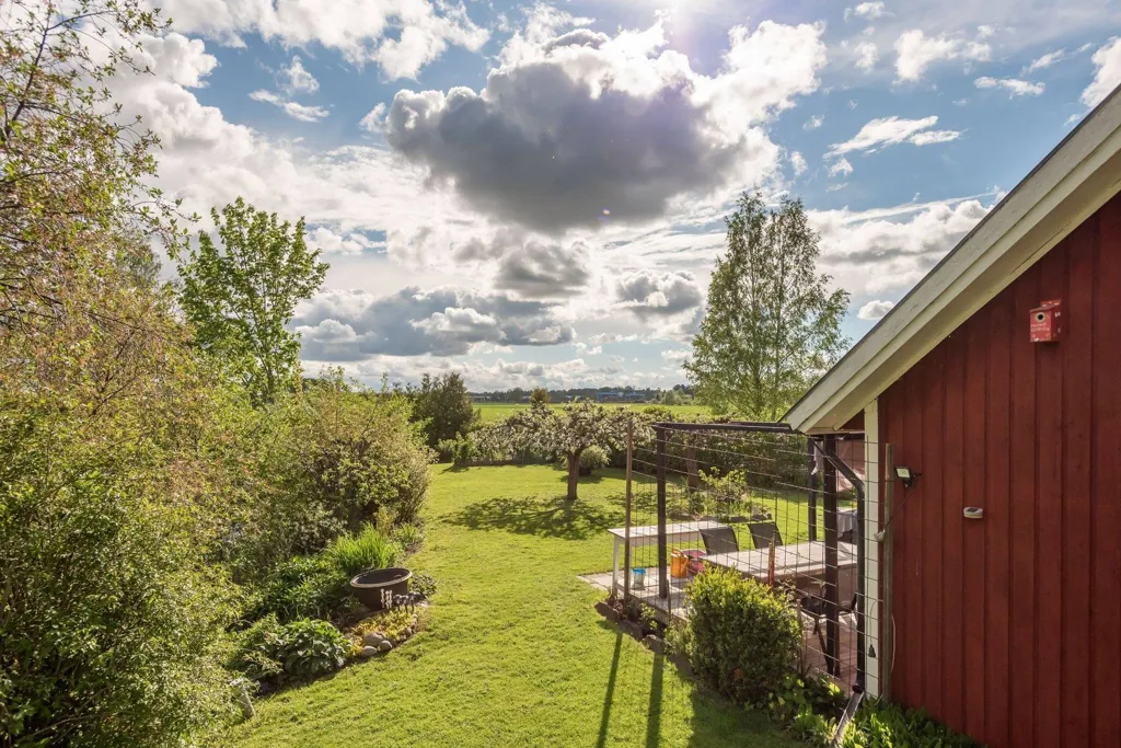 2-toaline maja asukohas Kumla kommun