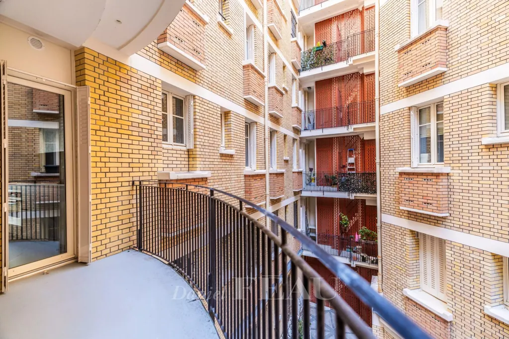Balcon - Appartement avec ascenseur au 16e arrondissement de Paris