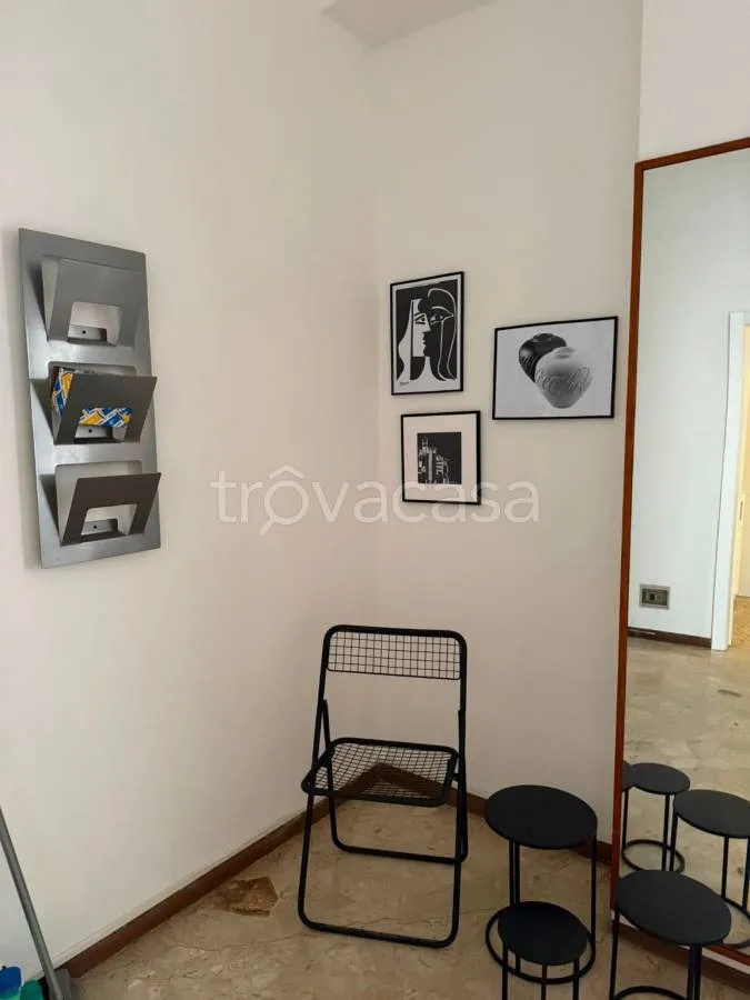 Central Apartment with Balcony in Modena