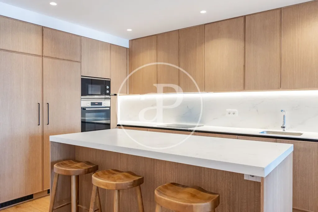 3 magamistoaga korter asukohas Madrid