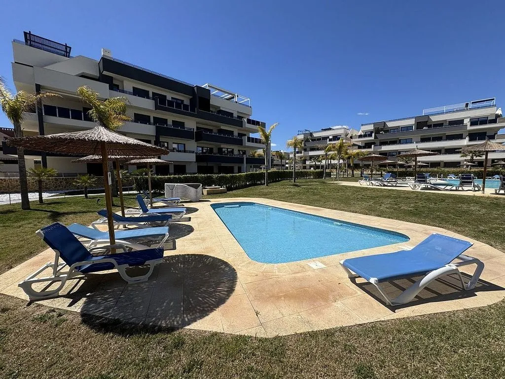 Bassein - 3-Bed Flat with Pool in Playa Flamenca