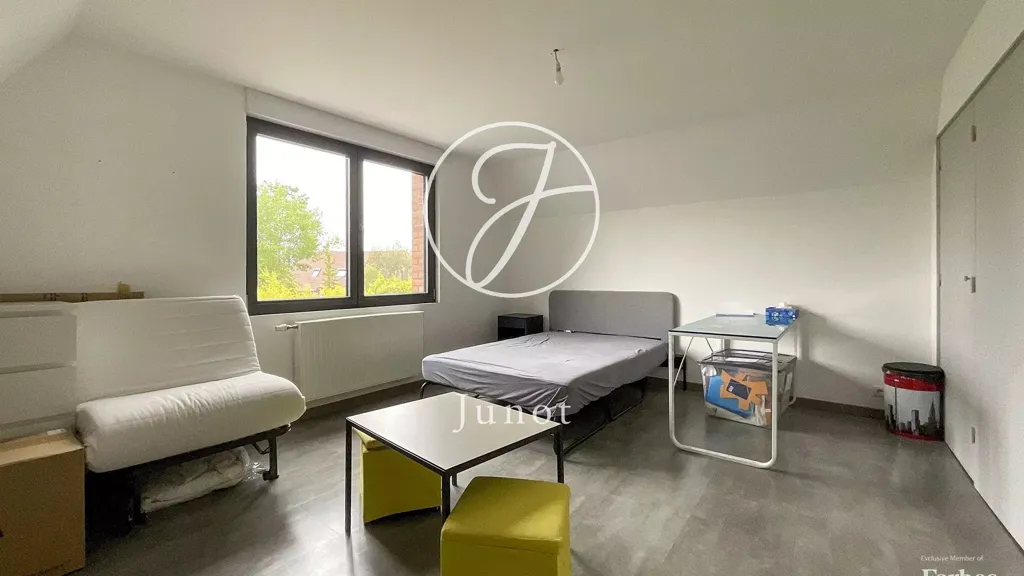 Chambres - Maison avec Terrasses et Bureaux à Chéreng