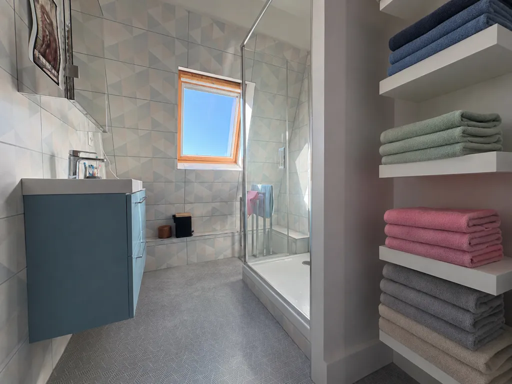 Salles de bain - Appartement de Standing avec Balcon à Lundy