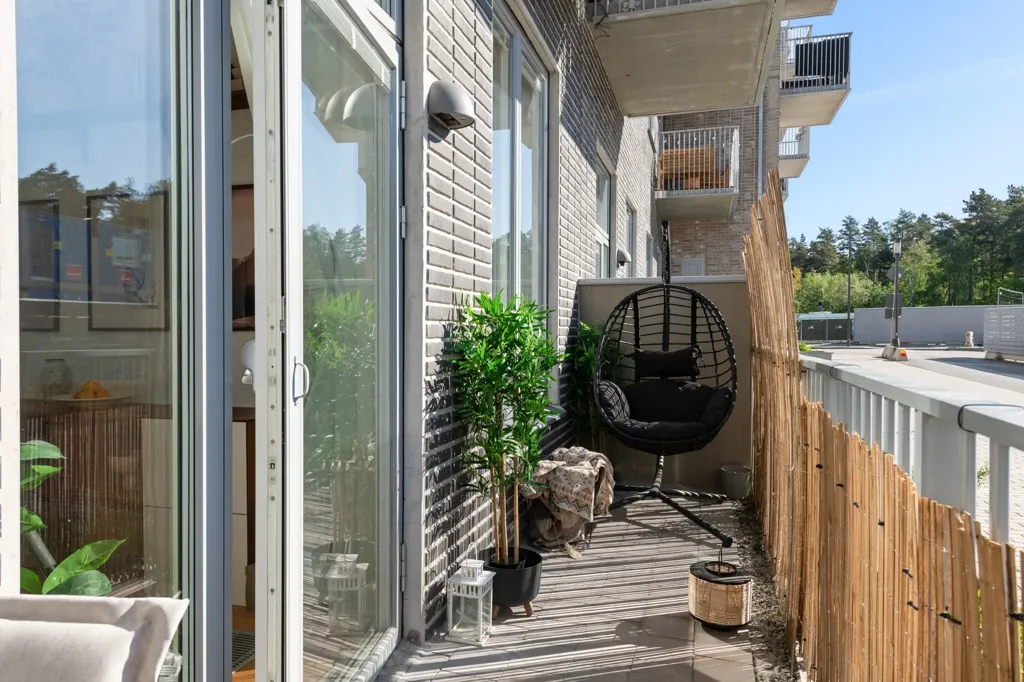 Rõdu - Apartment with Balcony in Täby Park