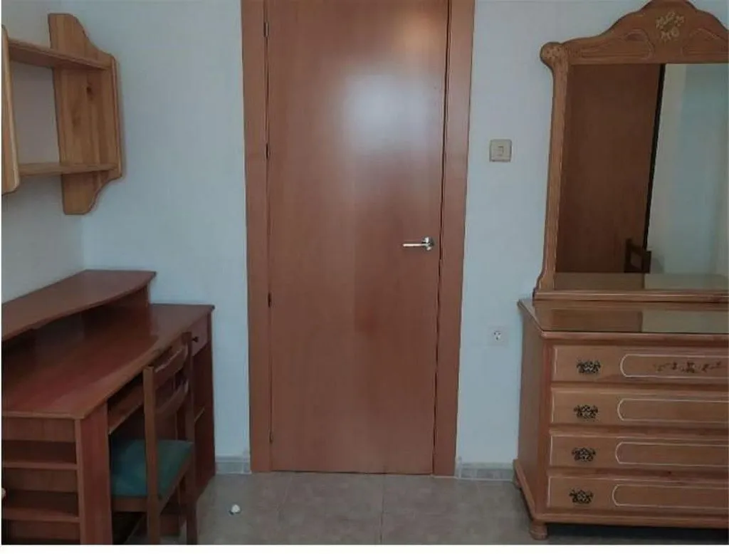 Chambres - Furnished Apartment with Balcony in Granada Centre