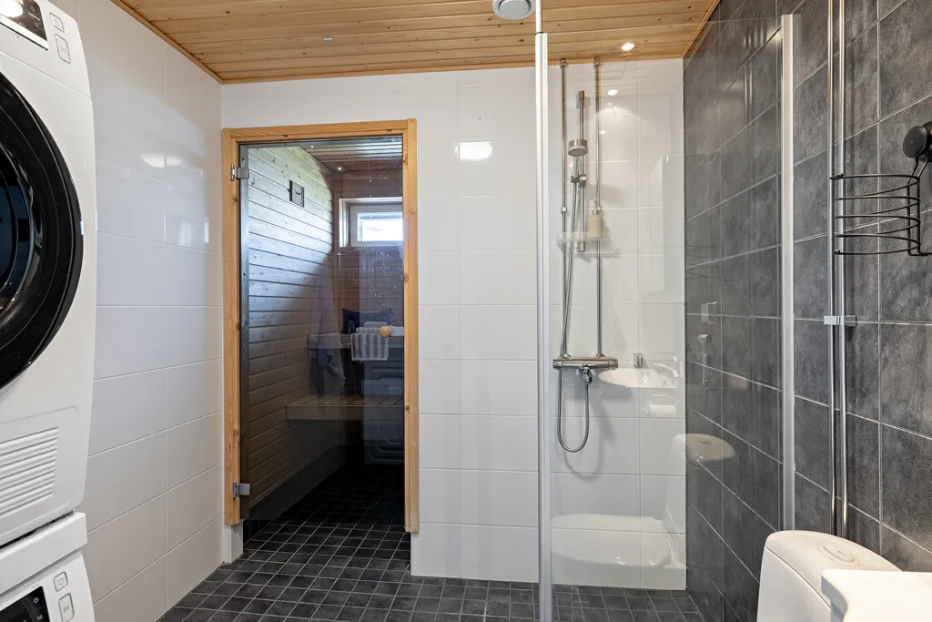 Vannitoad - Modern Flat with Balcony in Linnanmaa, Oulu