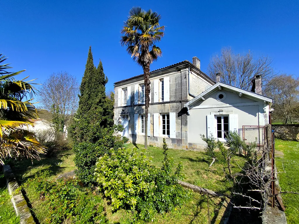 Extérieur - Maison Charentaise avec Jardin dans un Cadre Calme