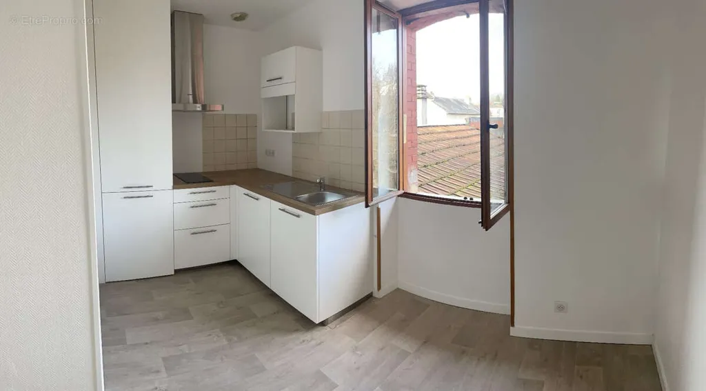 Köök - Rental Property with Garden in Limoges