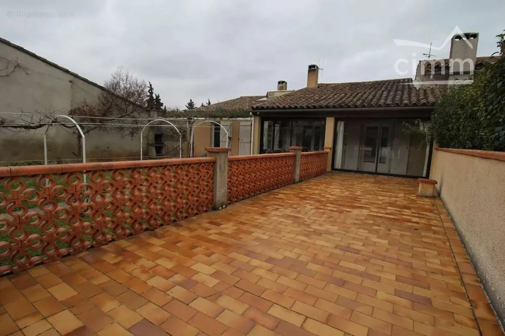 Terrass - Village House with Pool in La Digne-d'Amont