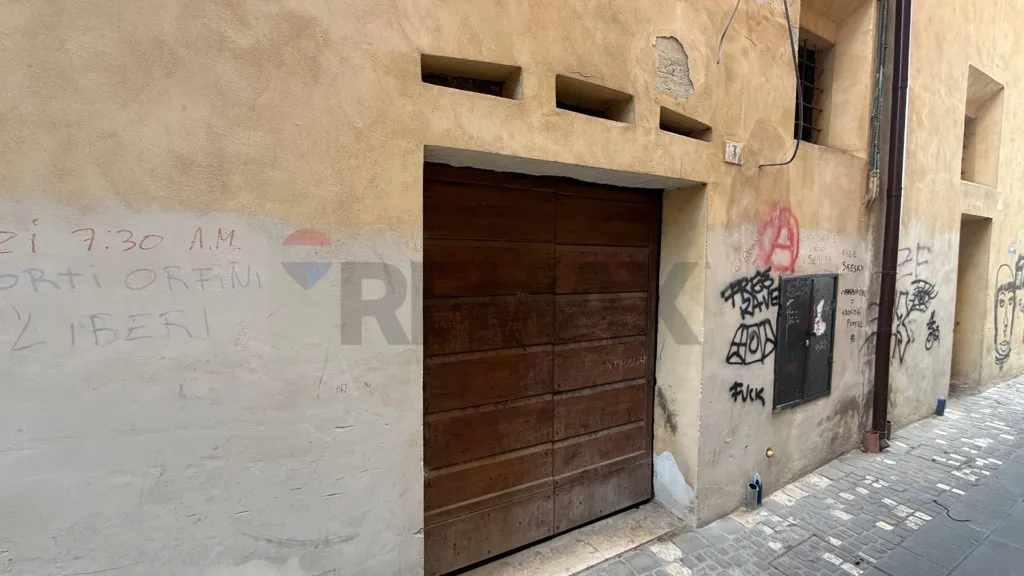 Extérieur - Warehouse/Studio for Renovation in Foligno