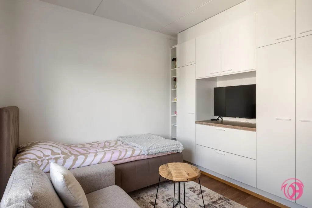 Chambres - Modernised Apartment with Balcony in Martinlaakso