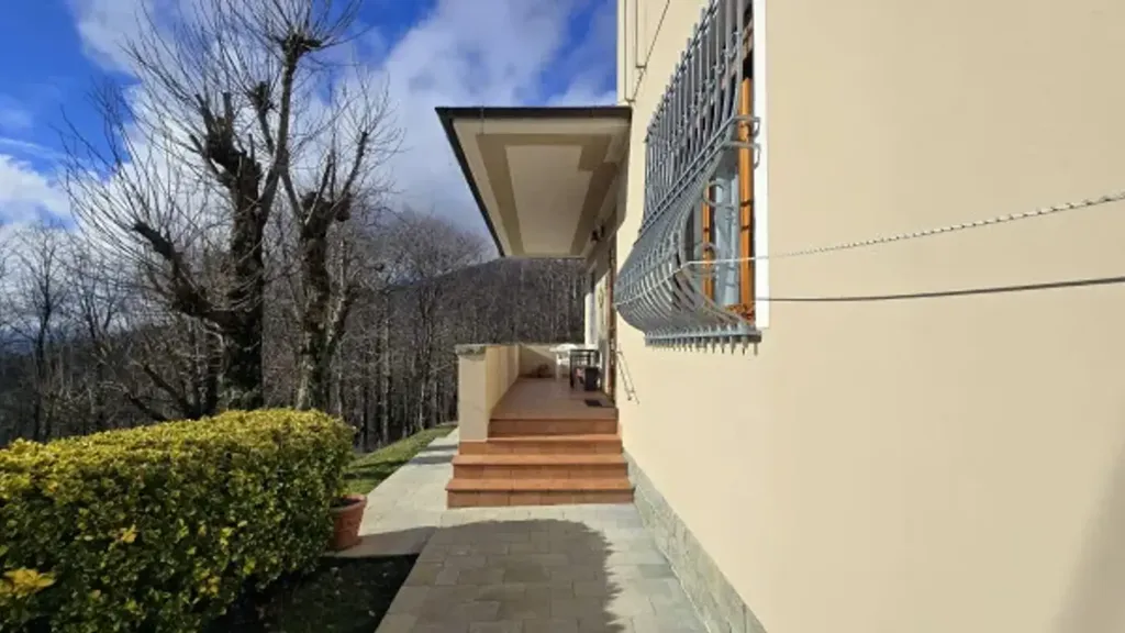 Terrass - Rustic Villa with Panoramic View near Bagni di Lucca