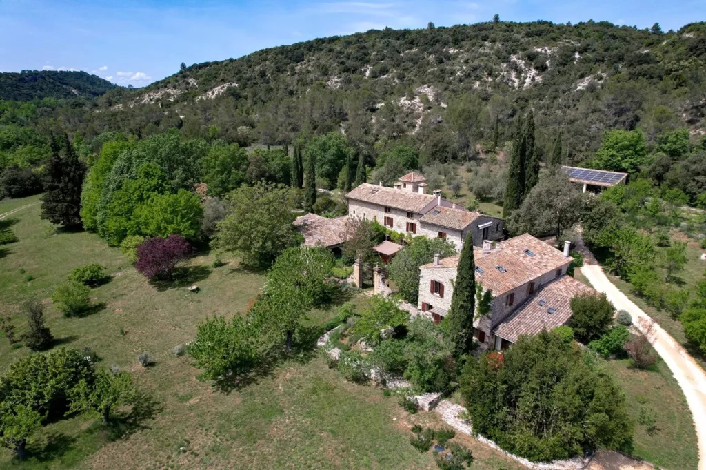 Vue aérienne - Propriété de Prestige avec Parc à Uzès