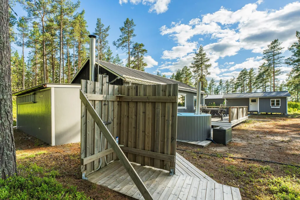 Exterior - Cottage with Water View near Coast