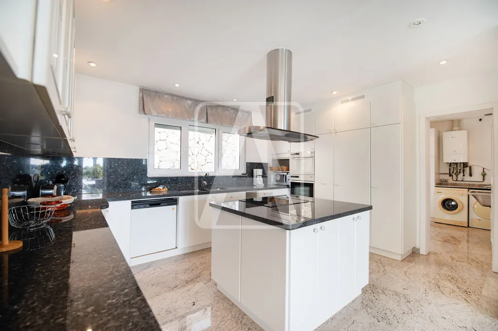 Cuisine - Luxury Villa with Sea Views in Moraira