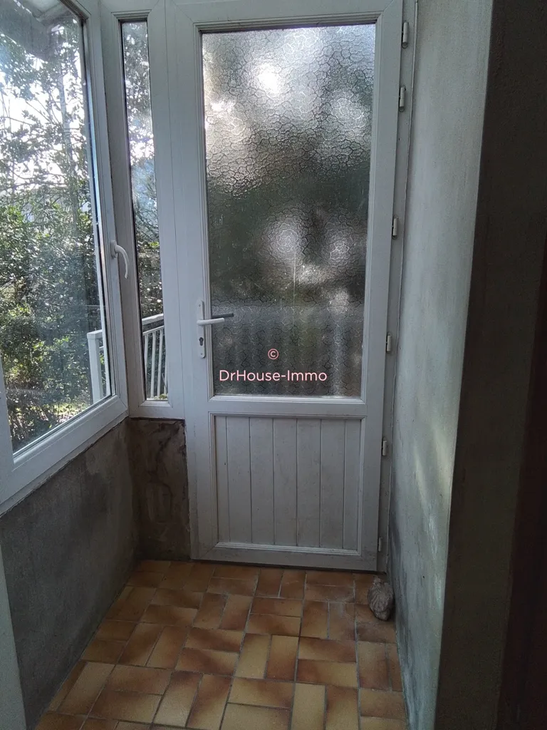 Balcon - Maison à Rénover avec Jardin et Garage à Proximité